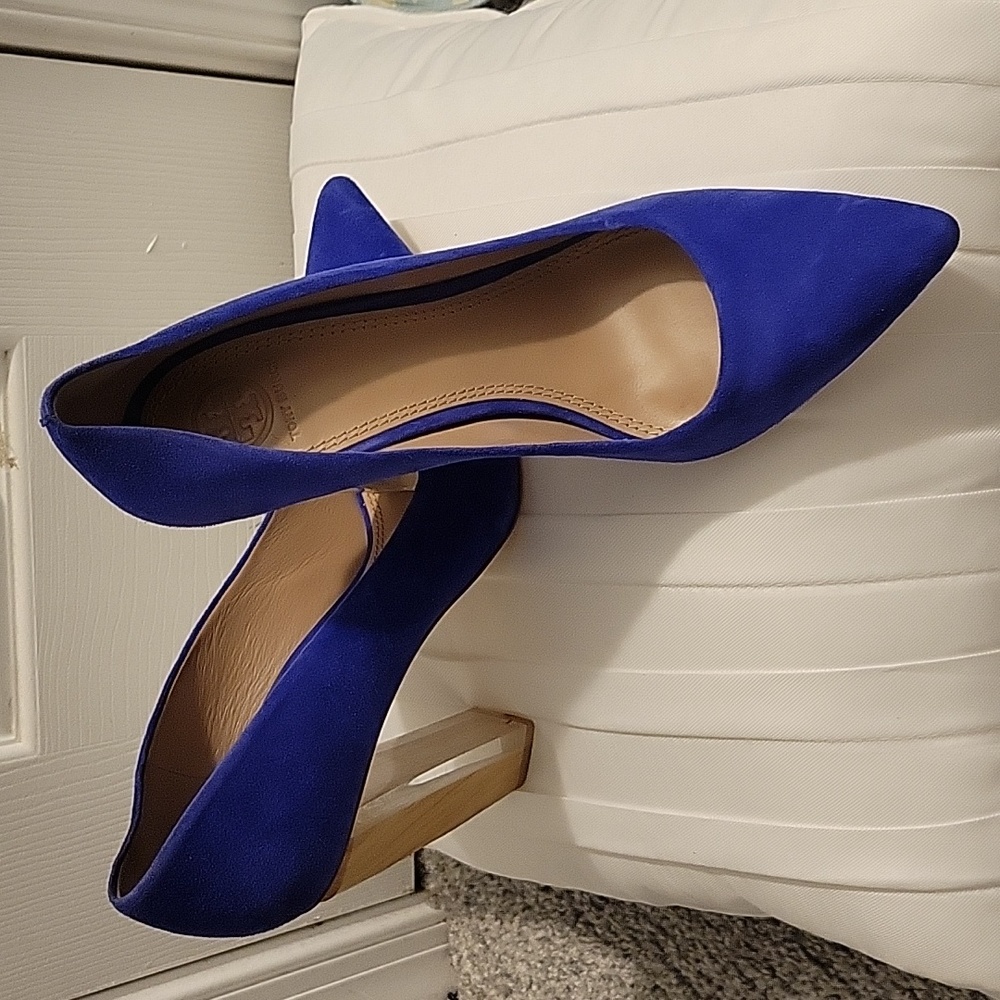 Tory Burch beautiful blue color shoes